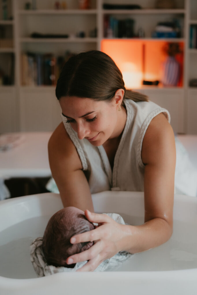 accompagnement périnatal toulouse bain bébé